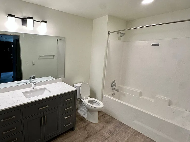 Bradbury Pointe Apartments — Photo 13