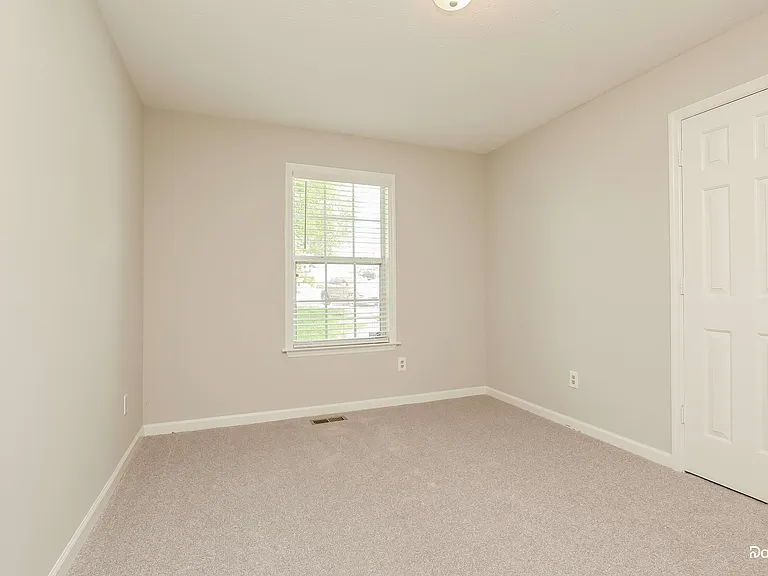108 Wortham Ct — Photo 11