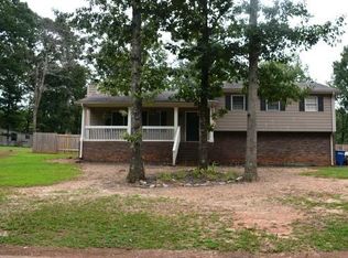 4610 S Seminole Dr, Douglasville, GA