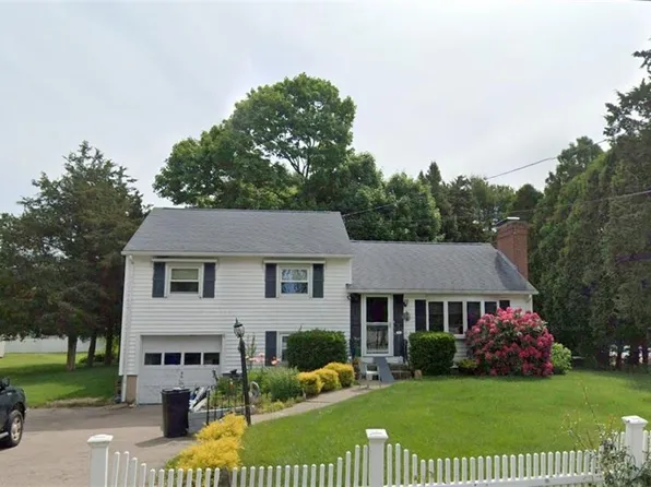 9 David Ave, Westerly, RI 02891