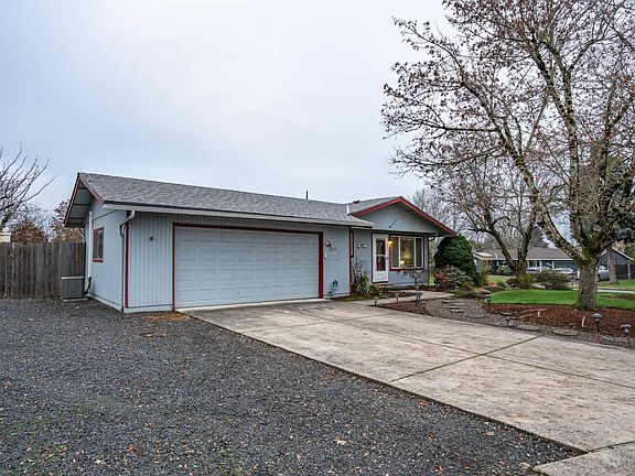 5th image of 3236 48th Ave NE