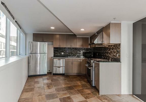 5th image of 18 Lansing St APT 305A