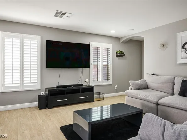 10030 Trotter Peak St, Las Vegas, NV 89178