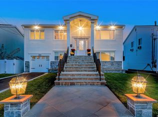 2809 Elm St, Oceanside, NY 11572