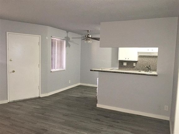 3rd image of 645 Lime Ave APT 2
