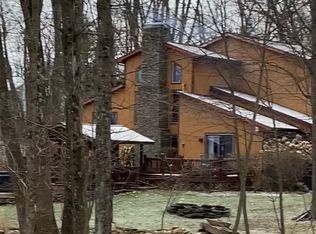 31 Hilltop Dr, Shavertown, PA 18708