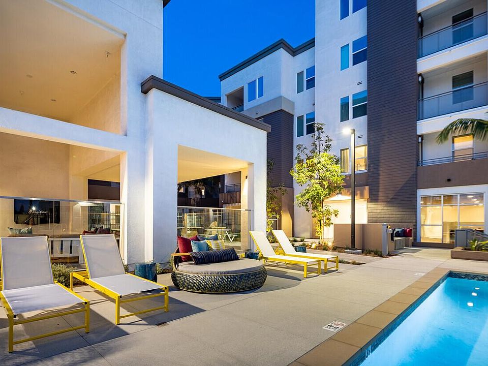 1st image of 4 Chenault St #4