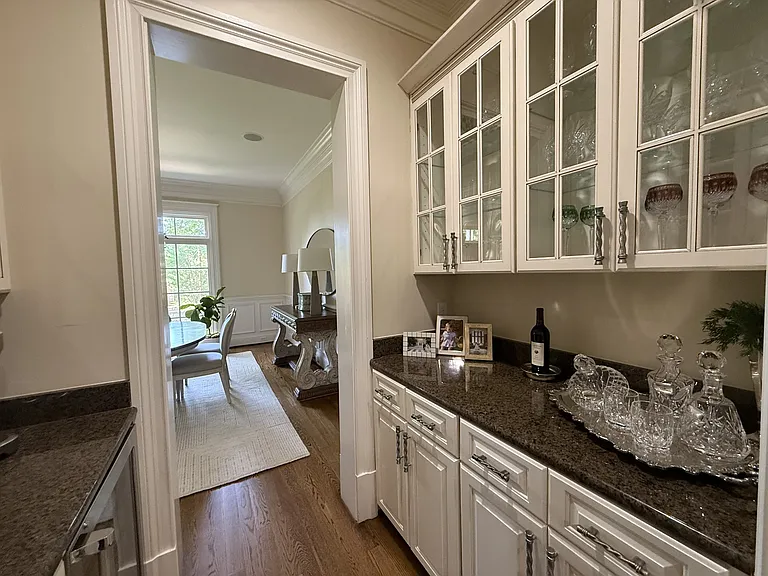 3205 Woodlawn Dr — Photo 15