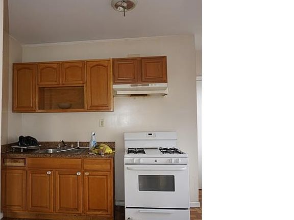 3rd image of 257 Verona Ave