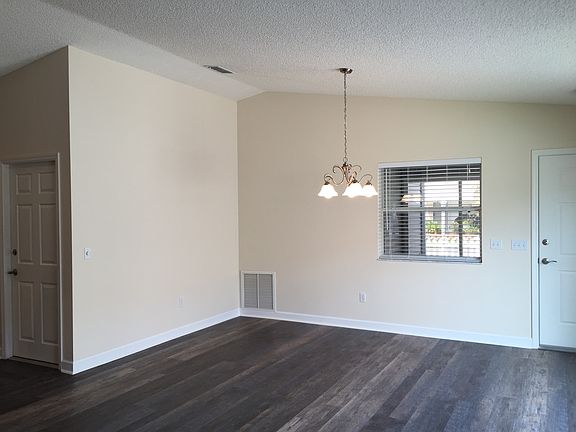 5th image of 2716 Moncayo Ave
