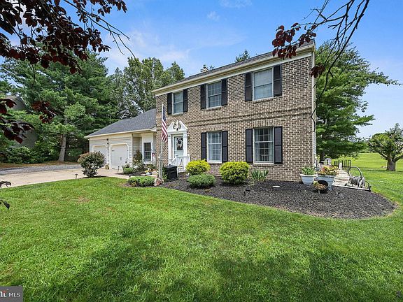 2nd image of 105 Osprey Ct