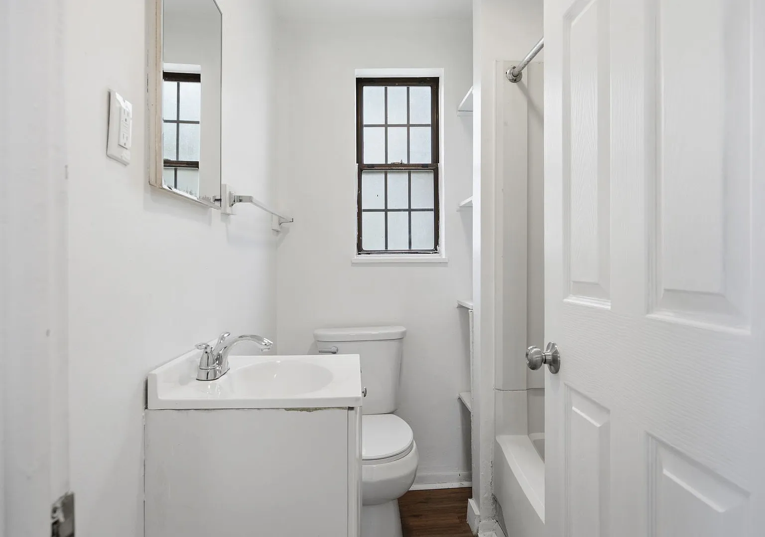 3 bed, 1178 sqft, $900 — Photo 1