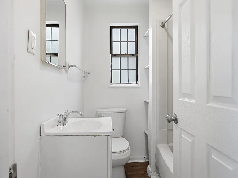 2906 Chester St — Photo 1