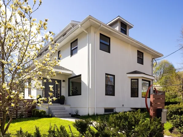 122 Garfield St, Watertown, MA 02472