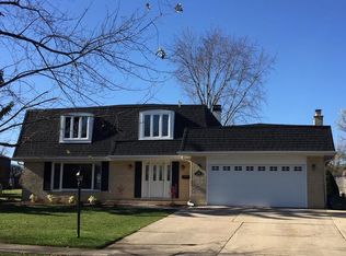 8S044 Adams St, Darien, IL 60561