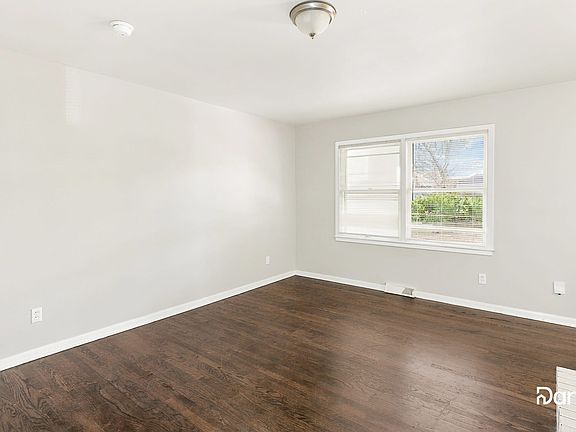 5th image of 808 N Piute Ave