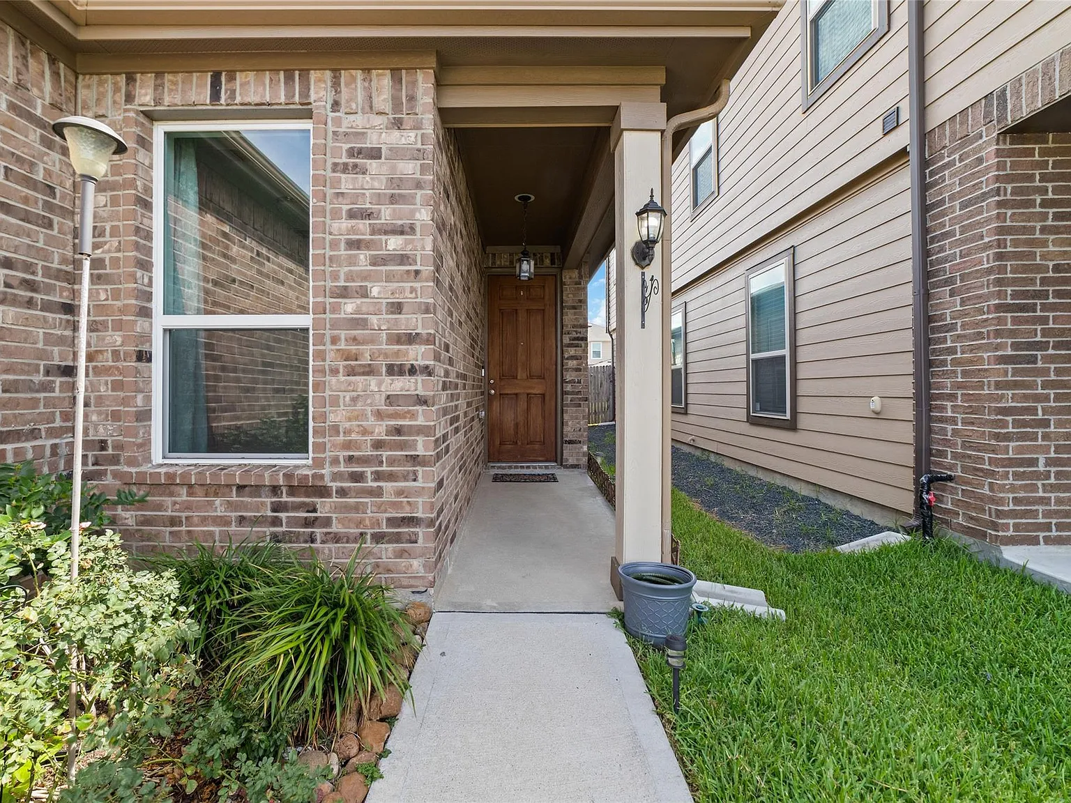 4 bed, 2.0 bath, 1530 sqft, $1,950 — Photo 4