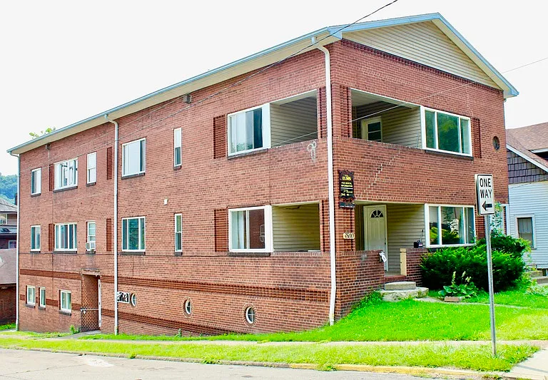 3500 Elm St #1 — Photo 1