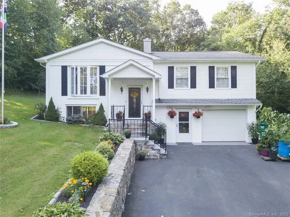 20 Oak Drive, Watertown, CT 06795