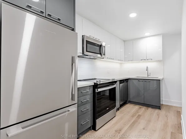 201 Sherbourne St, Toronto, ON