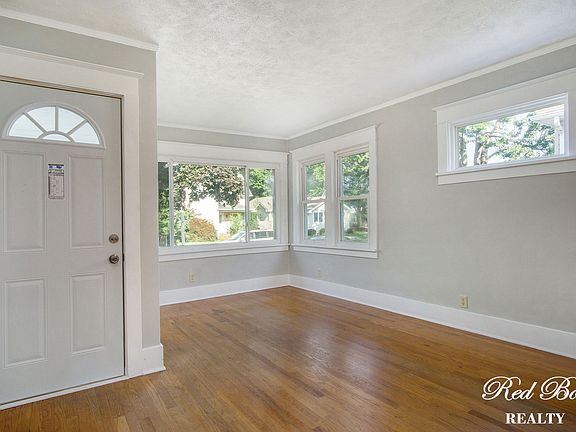 5th image of 936 S 34th St