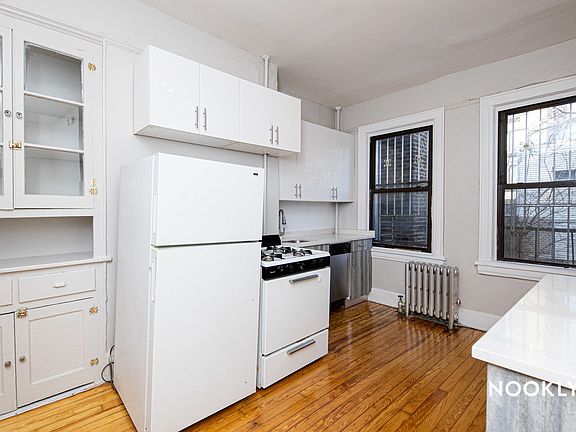 2nd image of 217 Maujer St #2D