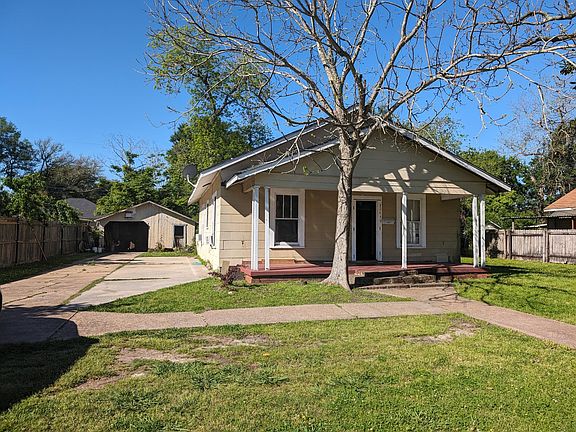 4th image of 2449 Woodrow Dr