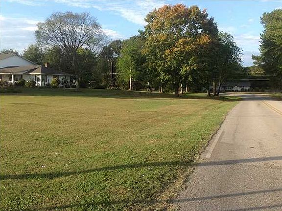 2nd image of 17427 Highway 72