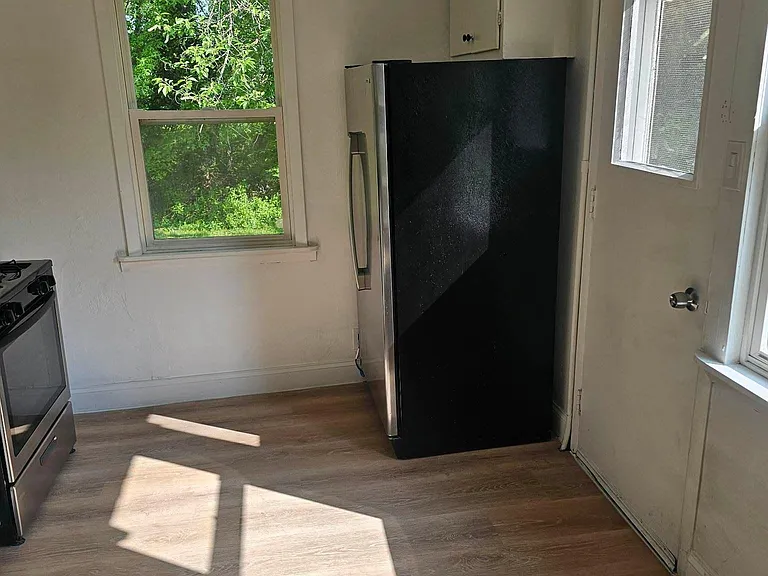 13 Defense St — Photo 6
