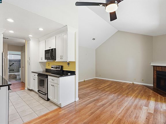 4th image of 775 Center Ave