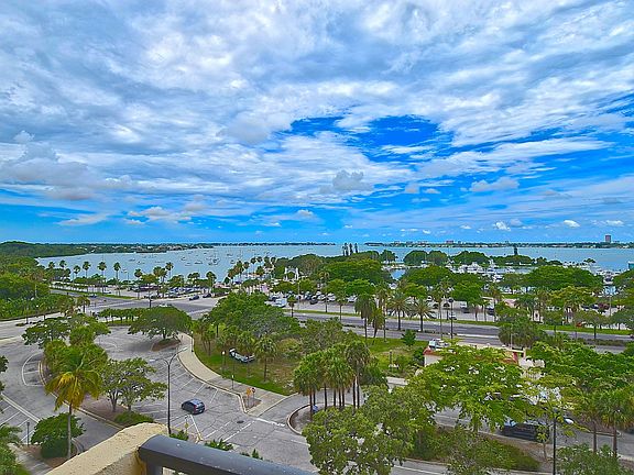 2nd image of 101 S Gulfstream Ave #9