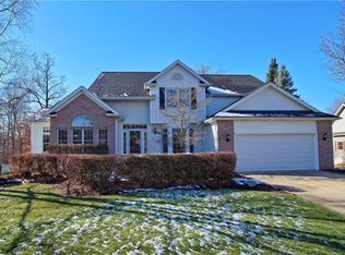8460 Eaton Dr, Northfield, OH