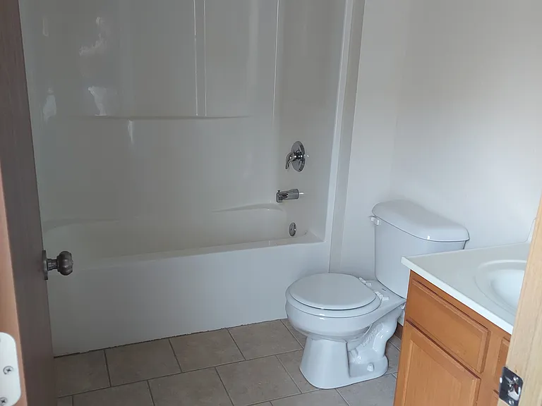 704 Glenstone Dr — Photo 16