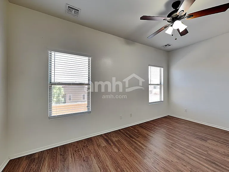 17646 W Bridger St — Photo 11