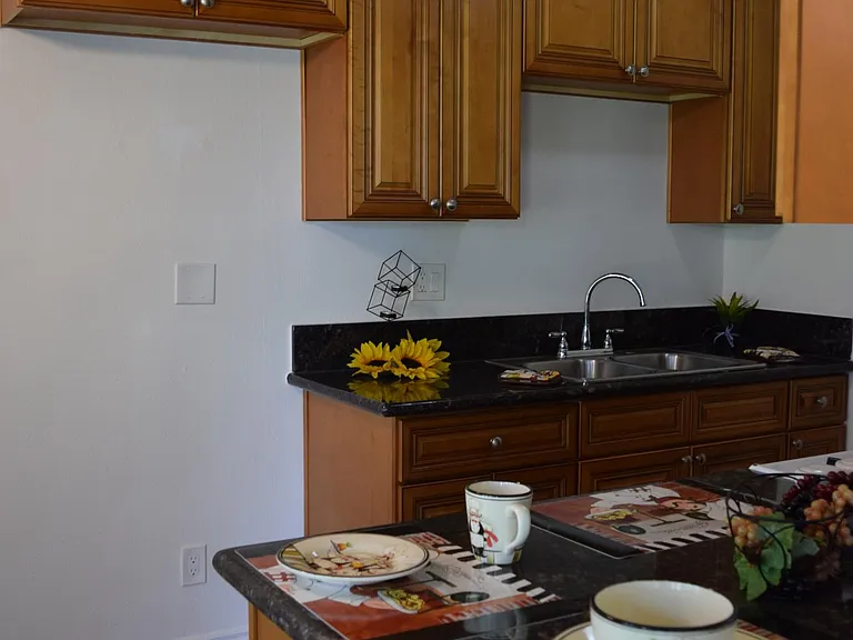 Chanteclair Apartments — Photo 2