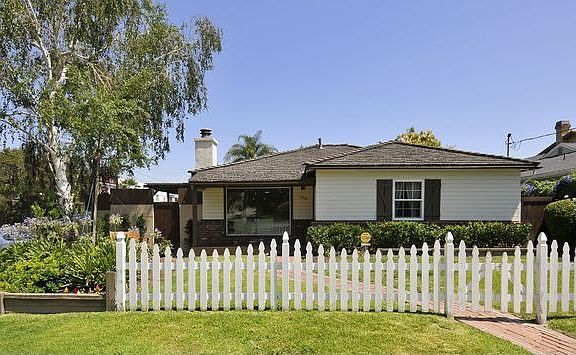 4th image of 14345 Greenleaf St