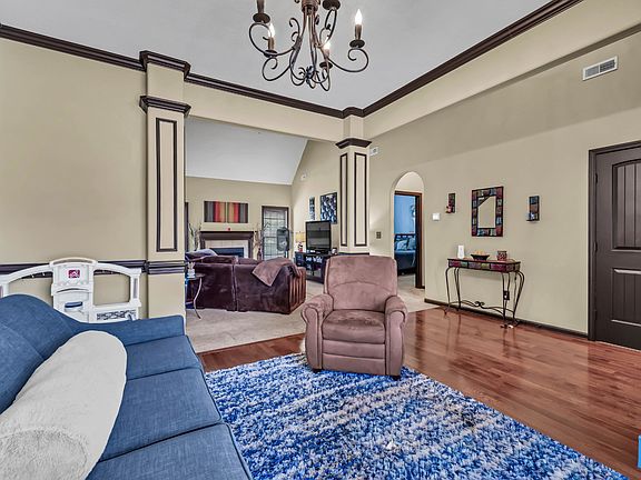 5th image of 1196 Chinook Cir