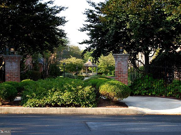 3rd image of 201 Wyndham Way