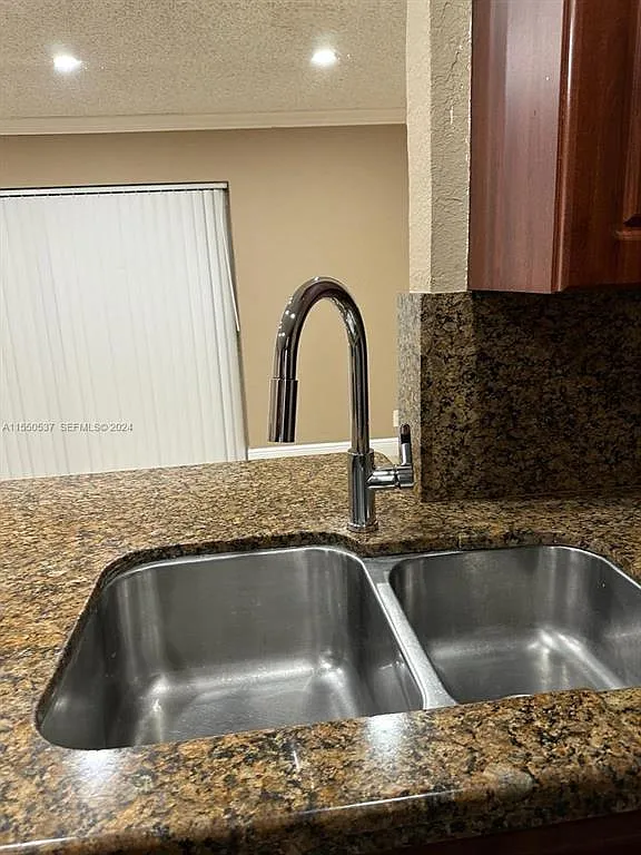 3 bed, 2.0 bath, 1167 sqft, $2,500 — Photo 3