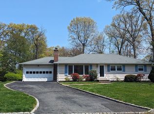 24 Woodfield Dr, Whippany, NJ 07981