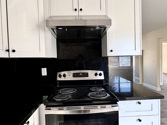 3rd image of 1640 Stokes St APT 4