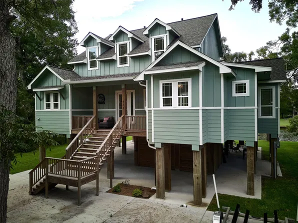 431 Private Road 652, Bay City, TX 77414