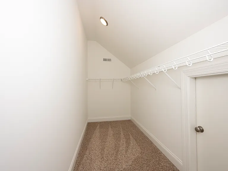 490 Lotus Ct — Photo 25