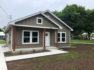668 N Central Ave, New Braunfels, TX 78130