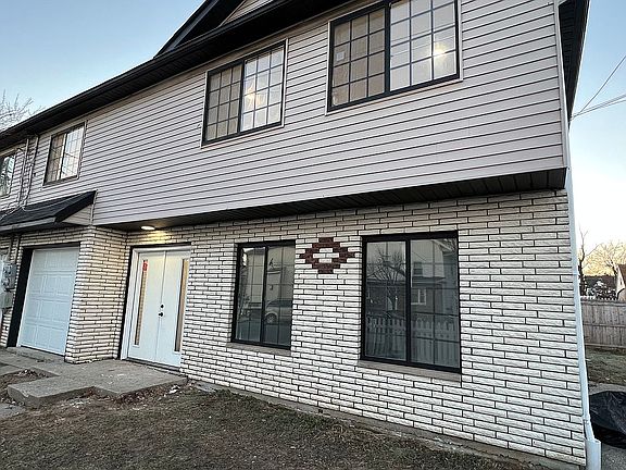 3rd image of 276 Van Pelt Ave
