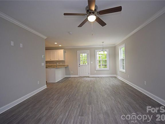 5th image of 5123 Hanging Rock Ct
