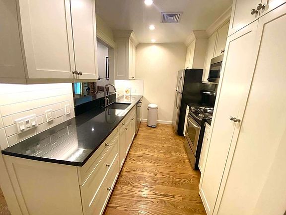5th image of 57 E 54th St #4