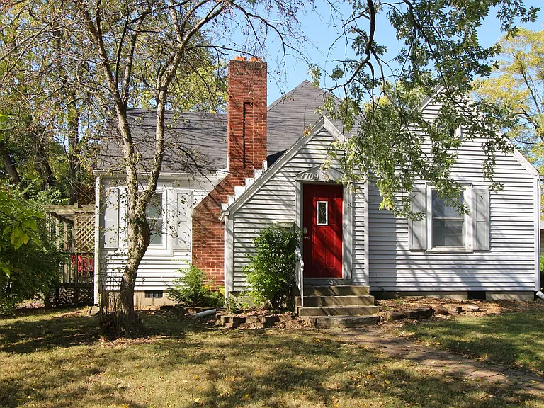 1709 N Ball Ave — Photo 3