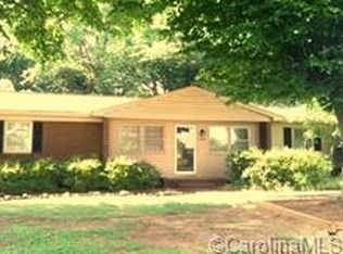 2408 Maplewood Dr, Gastonia, NC 28052