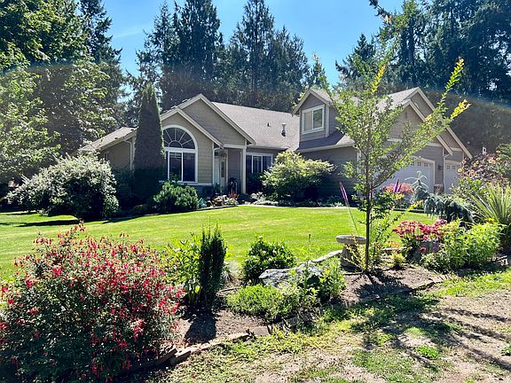3rd image of 112 Alki Dr
